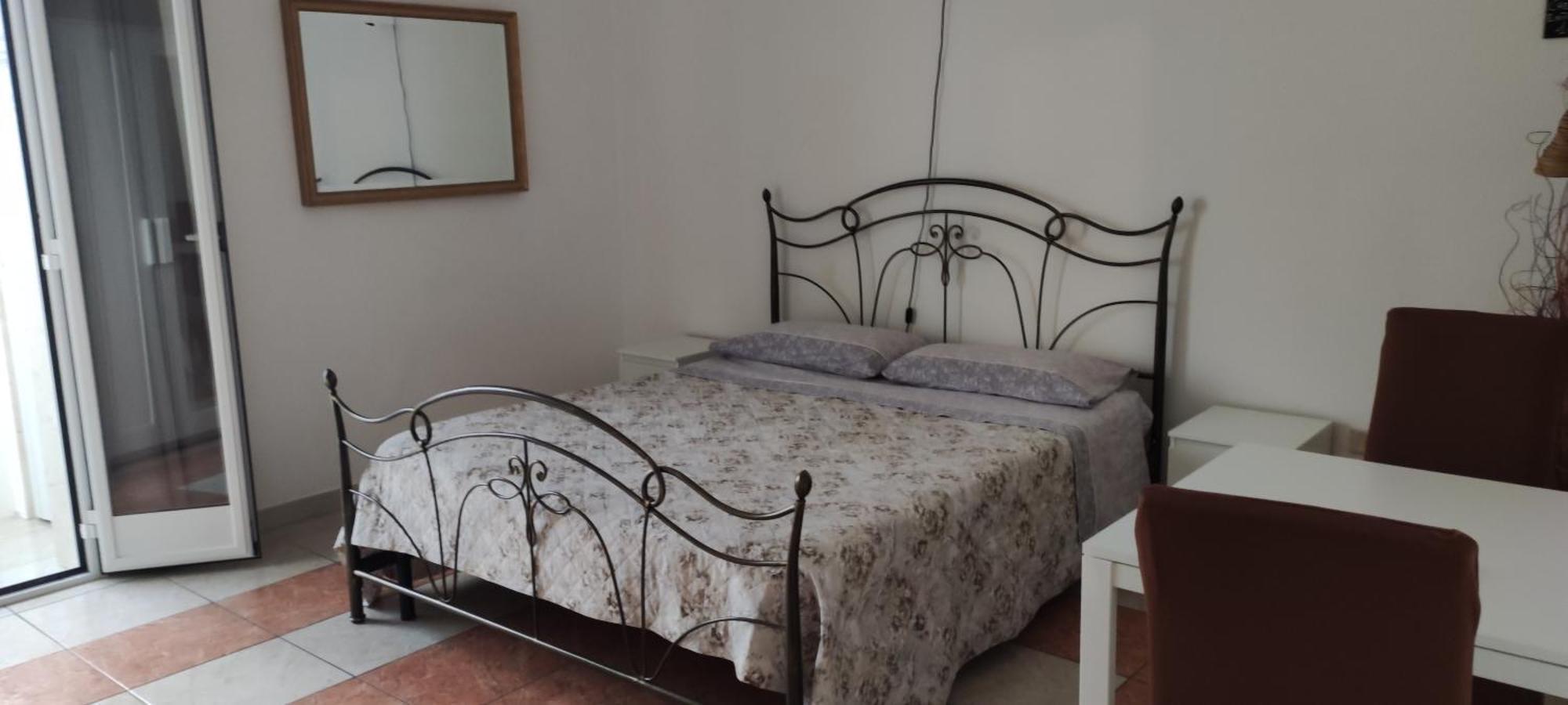 Da Vinci Affittacamere Borgo Taranto Bagian luar foto